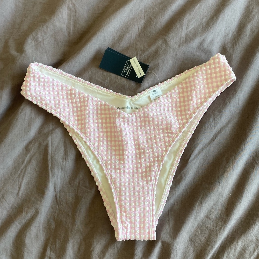 Abercrombie pink seersucker swim bottoms size medium NEW